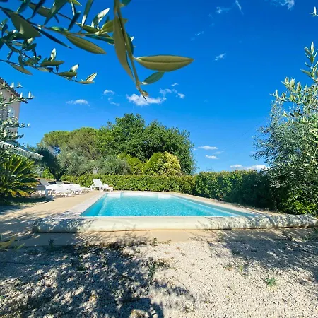 Euphrasie Piscine Privee Confort 3 Etoiles *