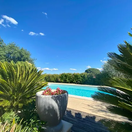 Euphrasie Piscine Privee Confort 3 Etoiles *